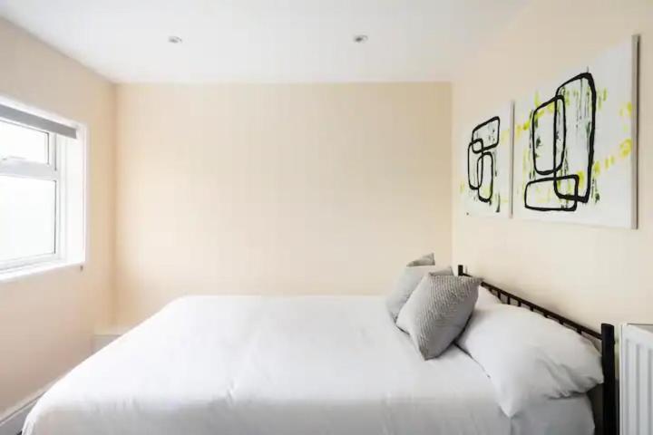 Nice 2 Bedroom House In Stowmarket Buitenkant foto